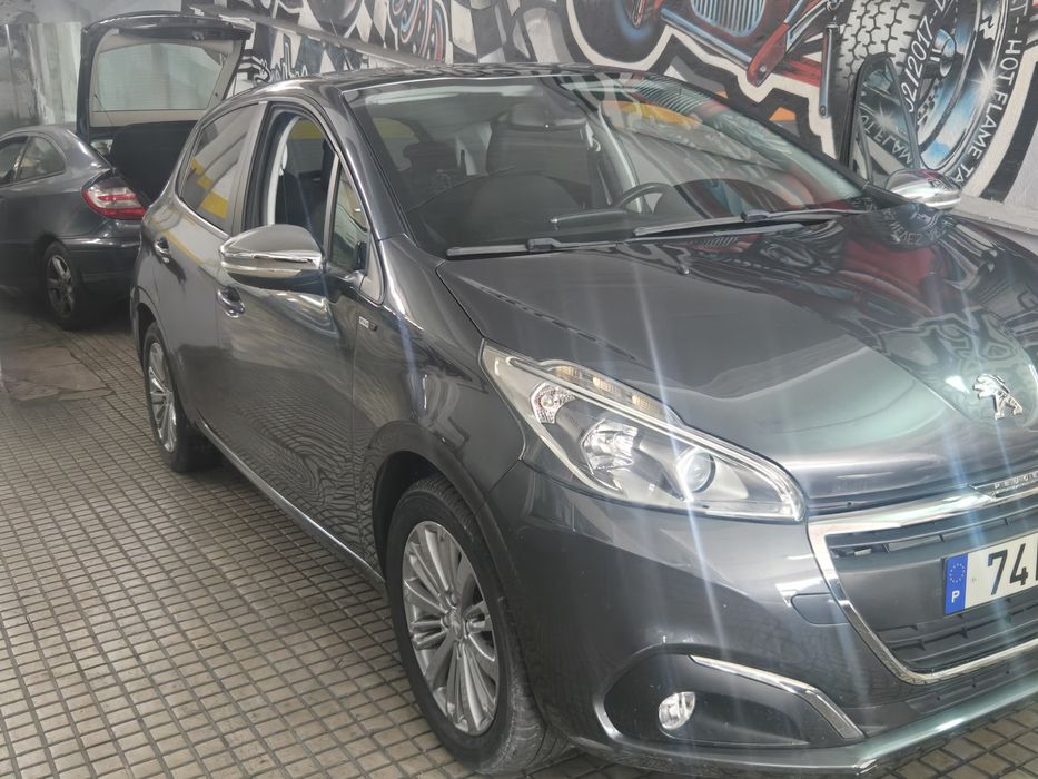 Peugeot 208 gasolina