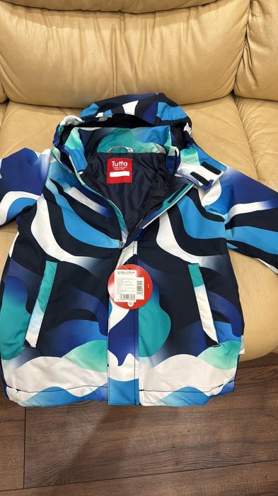 Куртка демісезонна дитяча, розмір 122(повномірить)