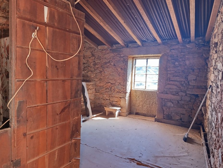Casa com Terreno em Aldeia - Fundão