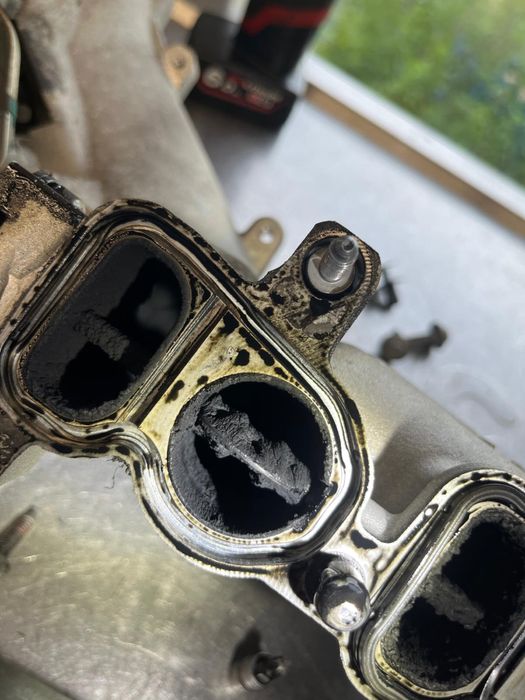 Czyszczenie orzeszkowanie dolotu kanalow klapki kolektor ssacy BMW