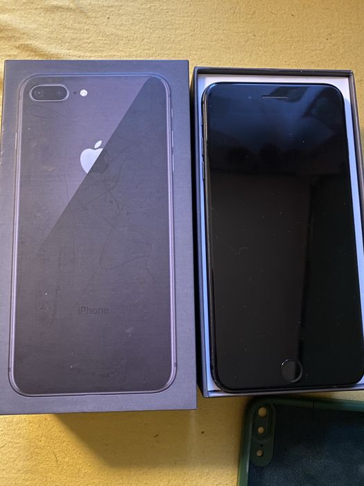 Продам айфон 8+ в хорошем состоянии