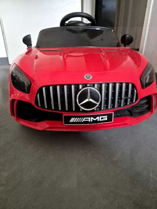 Mercedes na akumulator dla dzieci