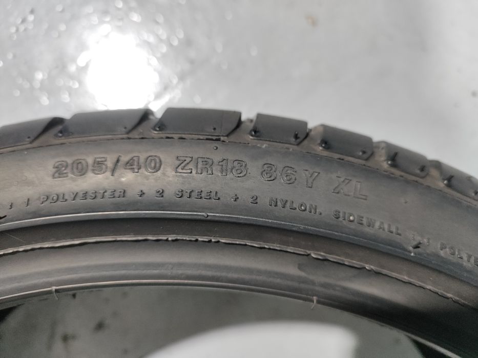 2 pneus semi novos 205-40R18 - Oferta