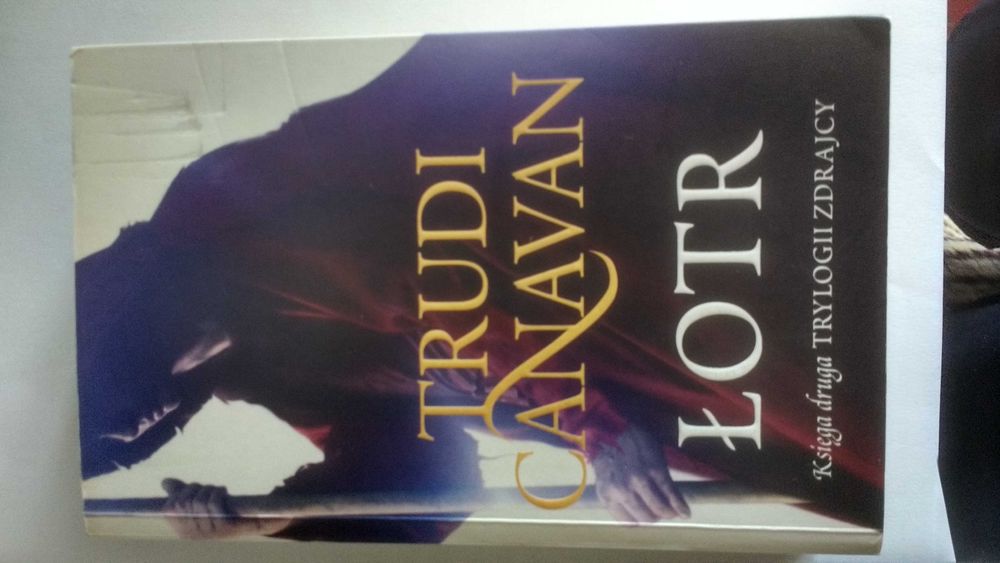 Trudi Canavan "Łotr"
