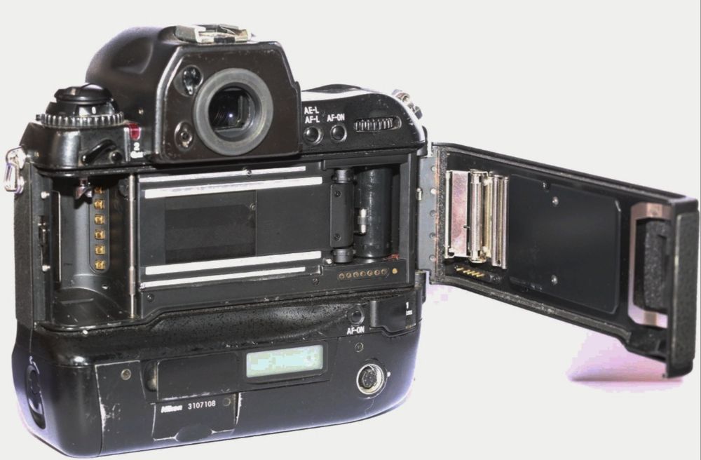Nikon F5 - Para peças ou reparação.