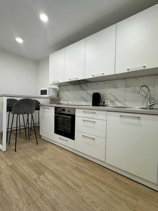 Оренда 2к квартири на Митниці