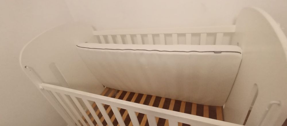 Cama de criança está em muito bom estado