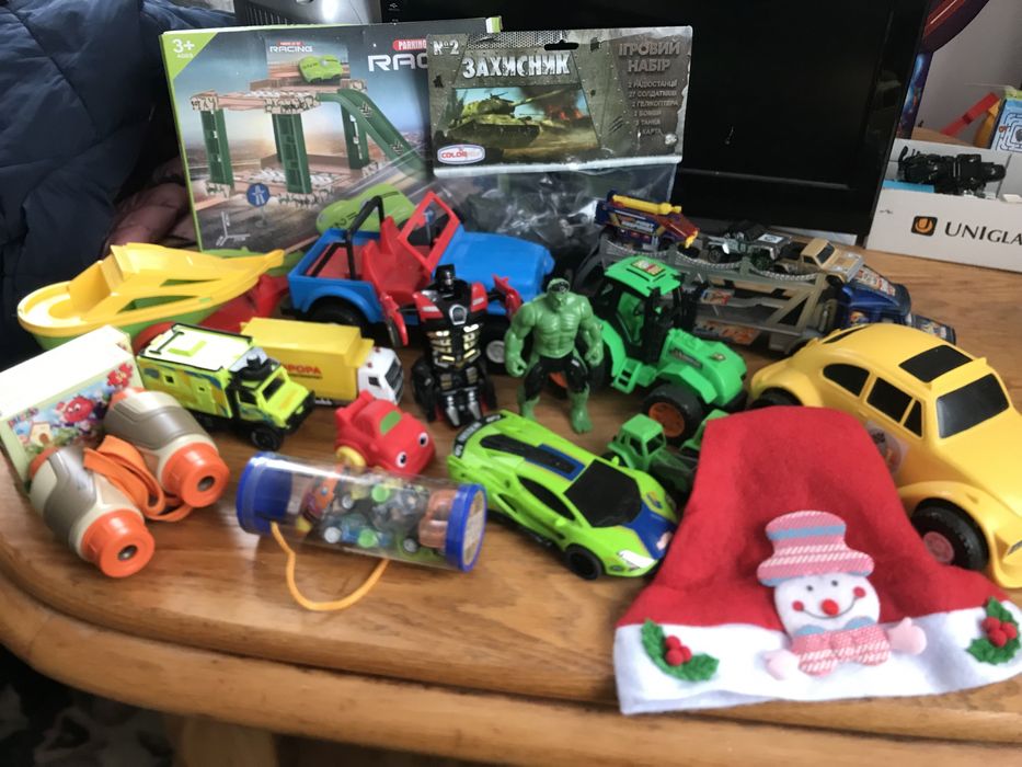 Іграшки для хлопчика лотом