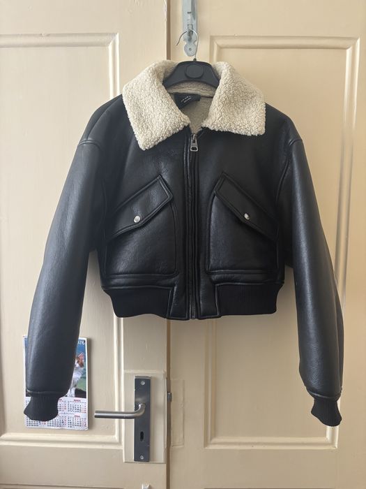 Casaco preto de cabedal