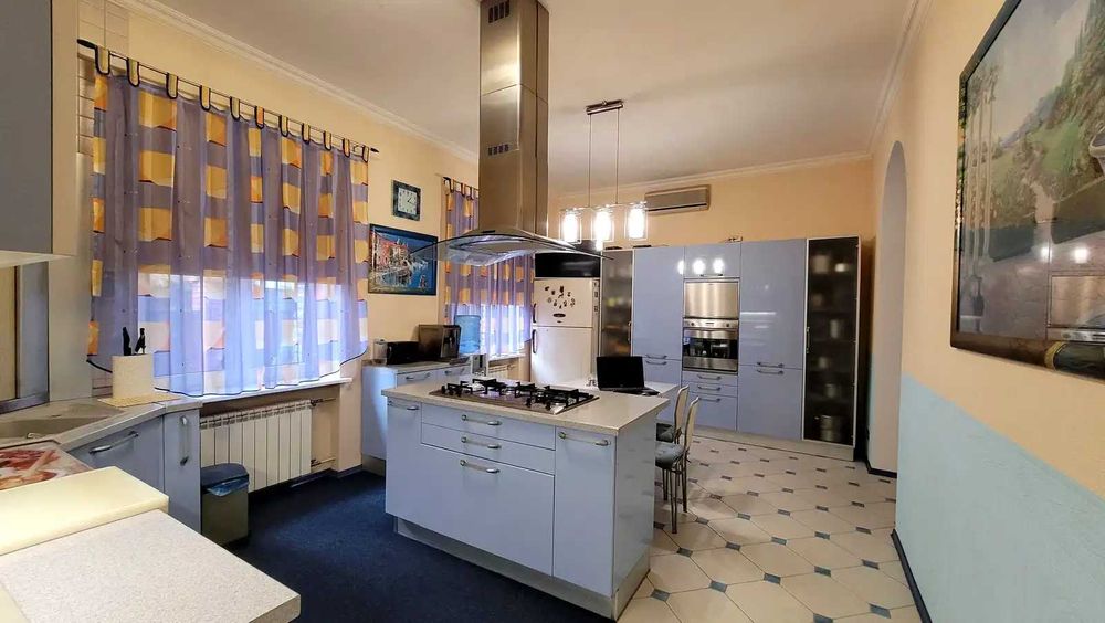 Продається будинок 397м2, 12сот. газ в с. Старі Петрівці, СТ "Дніпро"