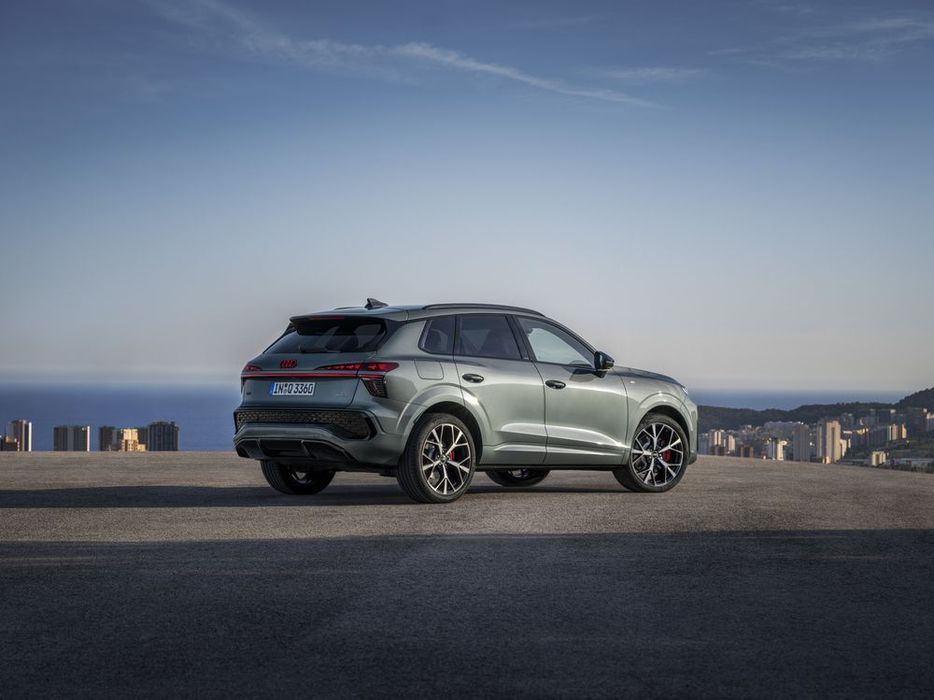 Audi Q3 TFSI S tronic foto 4
