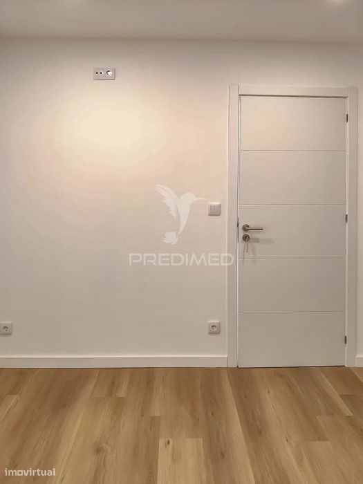 T2+1 Moderno, Mobilado e Equipado | Design Contemporâneo e Pronto a...