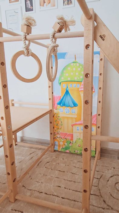 Domowy plac zabaw Montessori wspinaczka