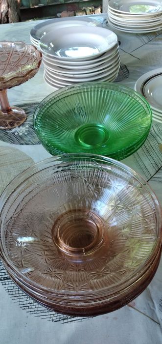 Фруктовниця, салатник, тарілки
