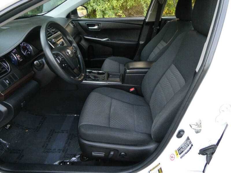 2016 Toyota Camry LE