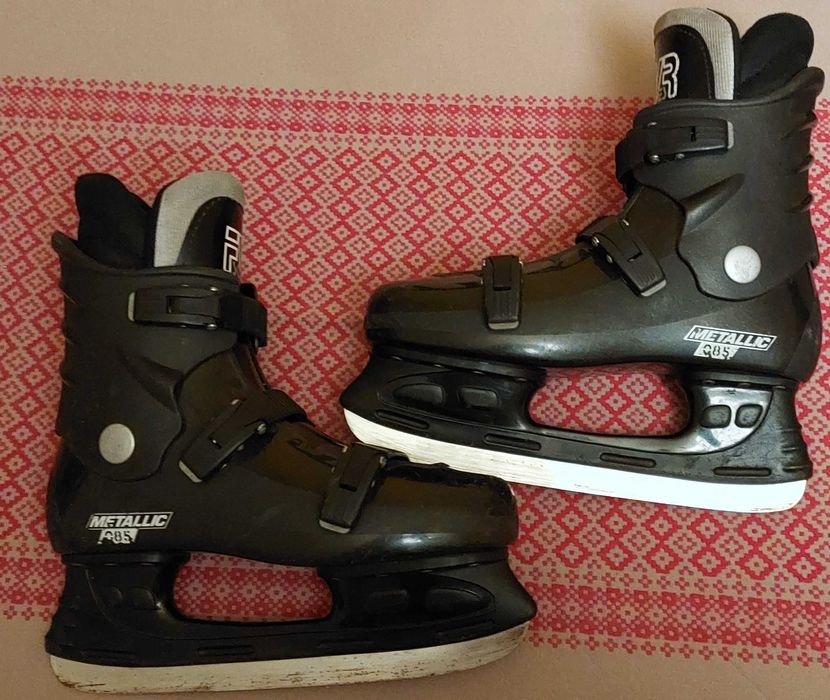 Czarne Łyzwy Hokejowe