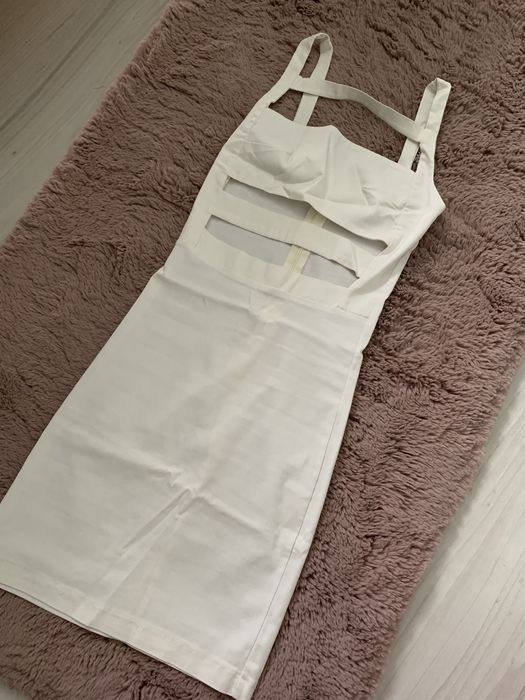 Sukienka mini biała obcisła