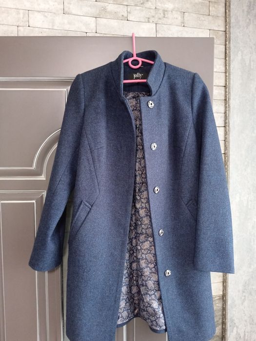 Пальто з поясом.