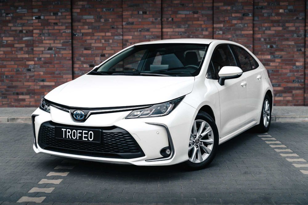 Wynajem samochodu Toyota Corolla Sedan Automat wypożyczalnia samochodów