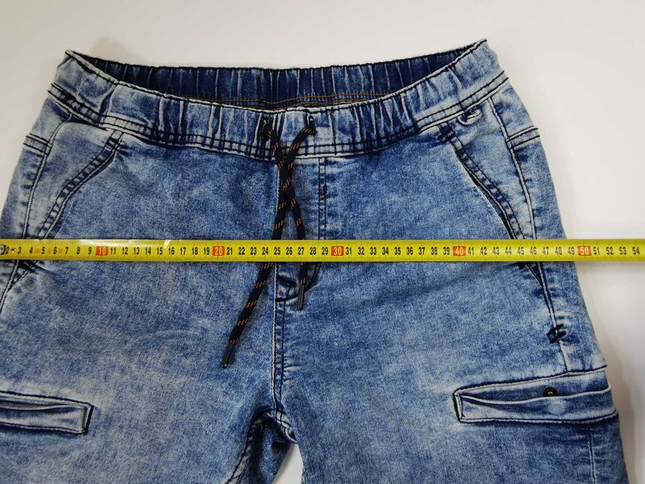 Szorty męskie, spodenki chłopięce jeansowe Cropp Jogger rozm. 30