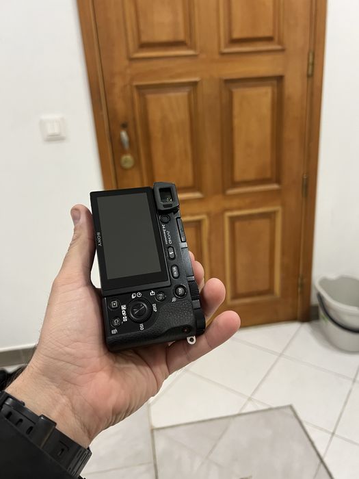 Sony A6000 + 16-50mm