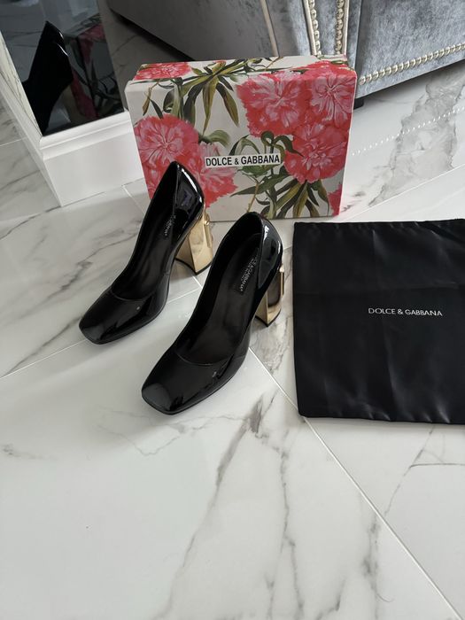 Туфли черные лаковые  karol