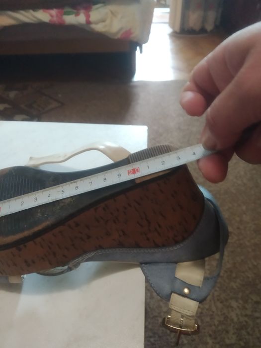 Босоножки женские