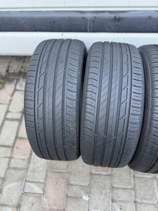 Колеса/резина/гума 215/50R18 Bridgestone