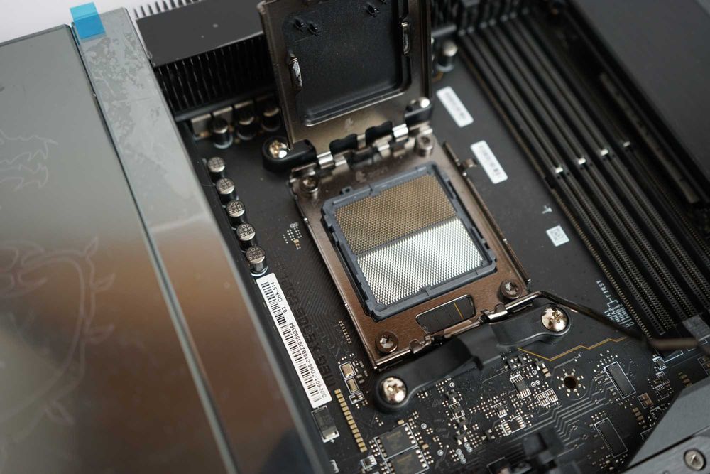 Материнська плата MSI MEG X670E GODLIKE AM5 RYZEN DDR5