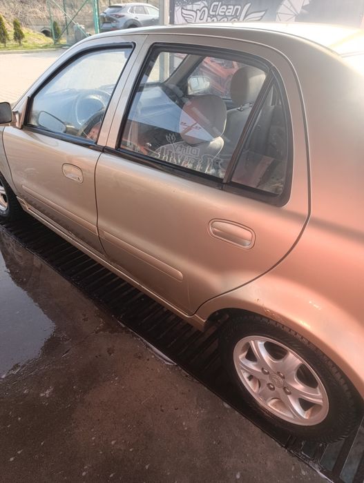 Автомобіль Geely MR