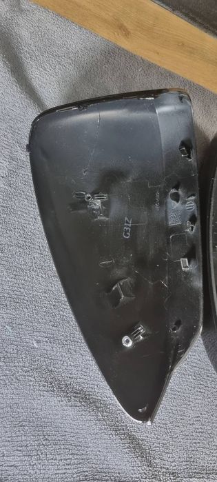 Audi RS3 8Y Obudowy Lusterek BLACK GLOSS OEM