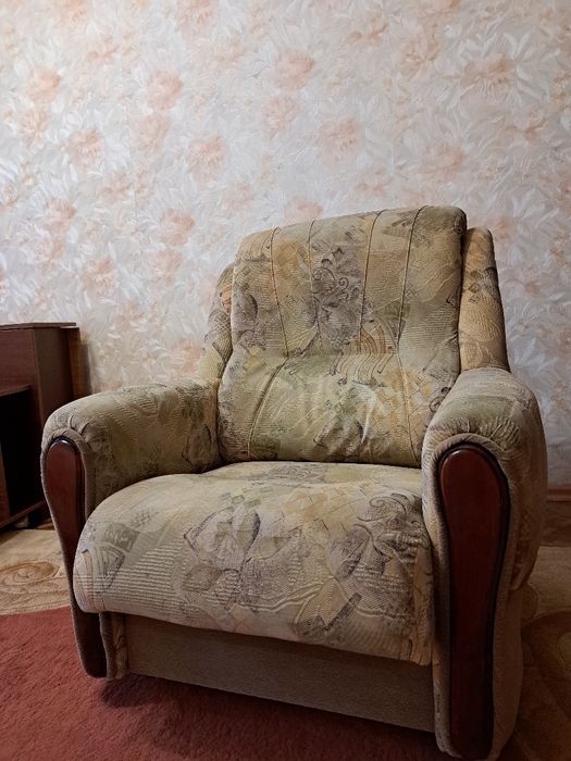 Комплект із 2 м'яких крісел у чудовому стані
