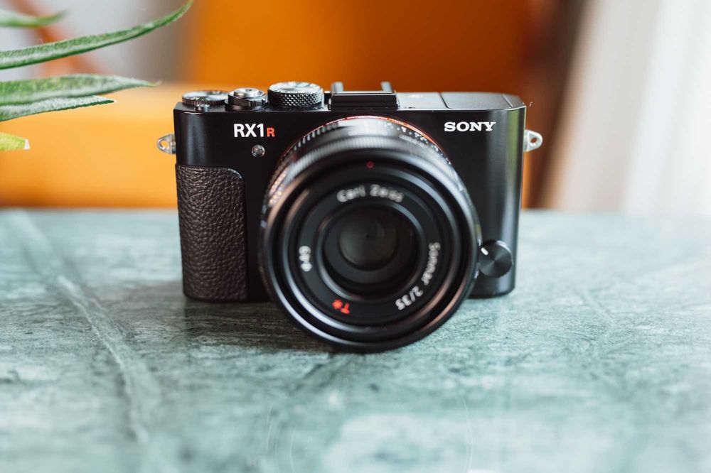 Sony RX1R II - Carl Zeiss Sonnar 35mm f/2.0