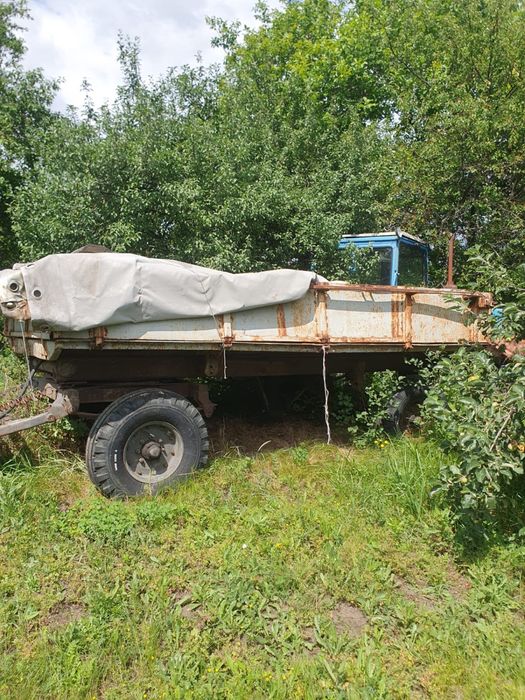 Продам трактор і 2 прицепа