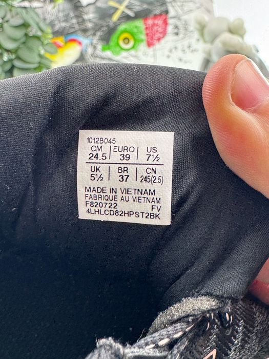 Кросівки Asics GT 2000 39 розмір Е6833