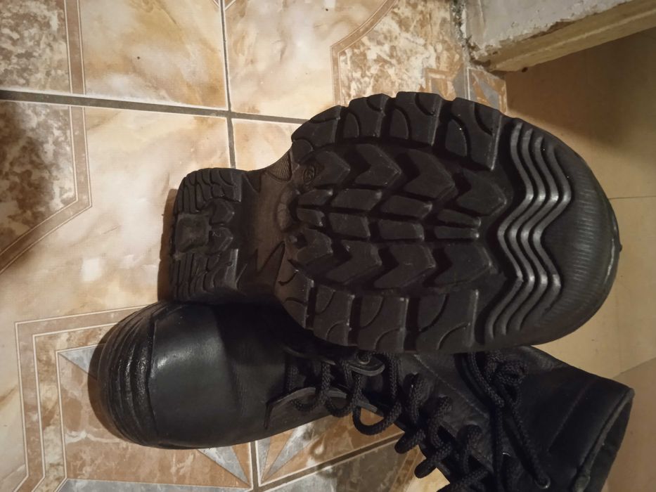 Берцы кожаные 43 р., натуральная кожа. +380979974035