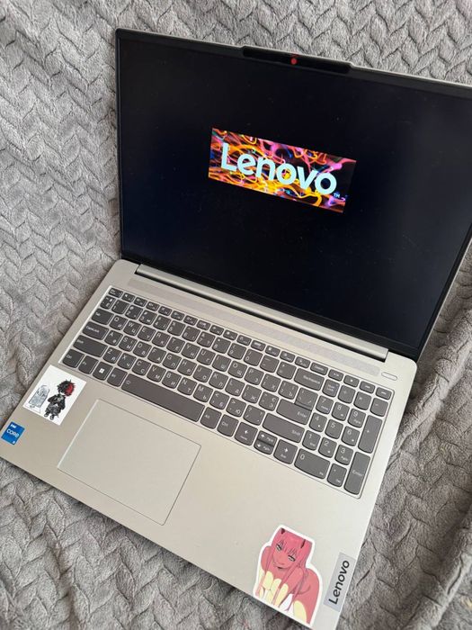 Lenovo IdeaPad Slim 5 16IAH8