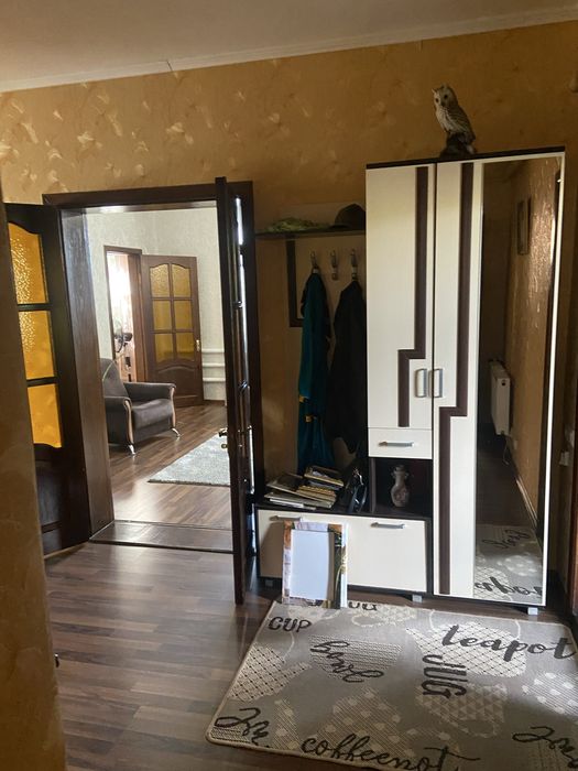 Продам будинок + комерція біля водойми, 5 кімнат, гараж на 2а/м