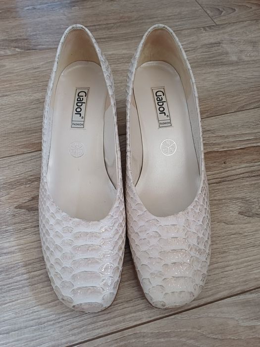 Eleganckie skórzane czółenka damskie Gabor rozm 40.