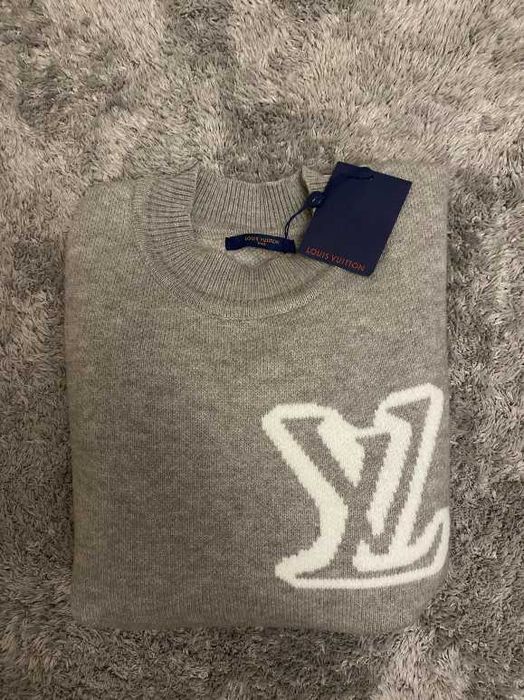 Sweter Louis Vuittion rozmiar M Kolor szary