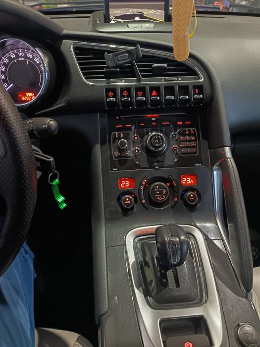 Peugeot 3008 hybrid4? 2.0 hdi