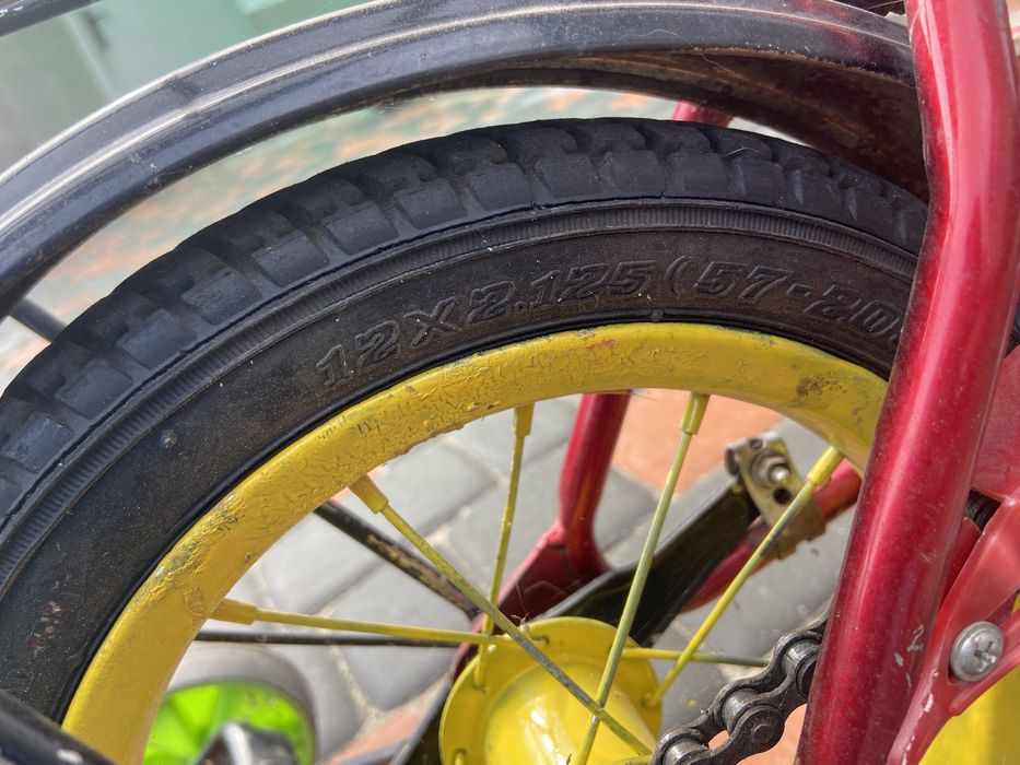 Продам дитячий велосипед з запасними колесами