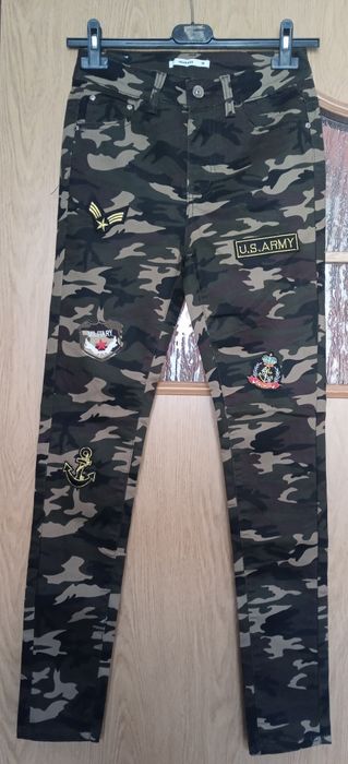 Spodnie Dżinsowe Dżinsy Moro Naszywki