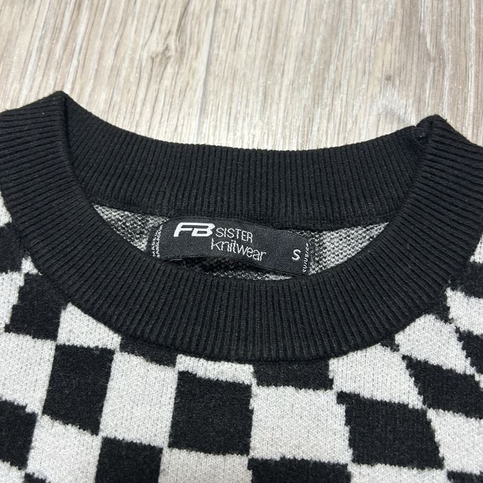 Вкорочений светр