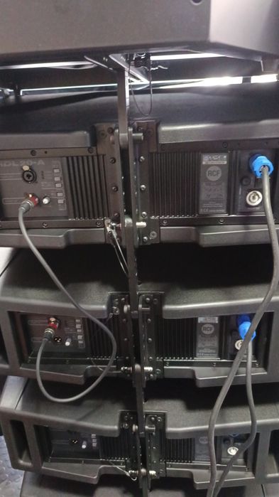 Vendo 8 tops RCF HDL20A