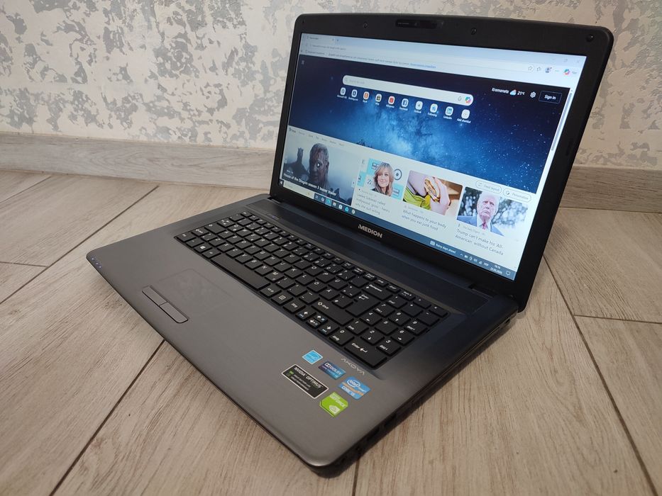 Ноутбук Medion P7818 i5/16gb/128gb ssd+320gb HDD/GT730M 2GB/АКБ 2год