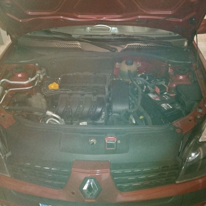 Vendo renaut  clio cx automática cor marron