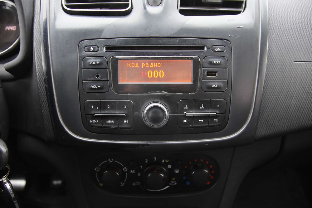Renault Logan 2013