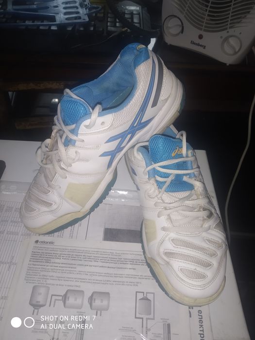 Кроссовки.Asics женские35р!