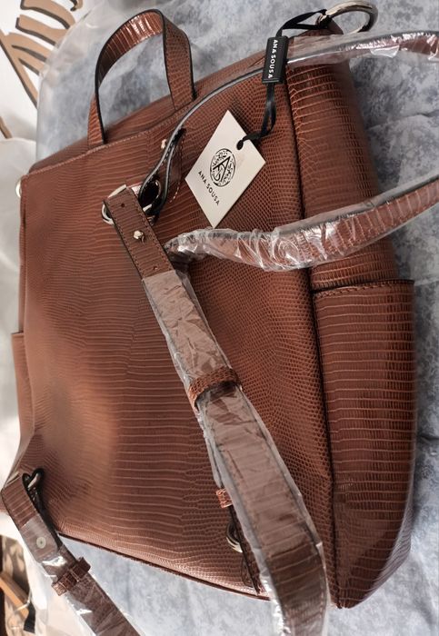 Mochila castanha  - Ana Sousa